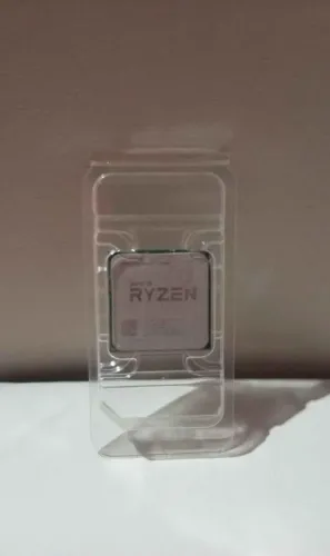 AMD RYZEN 3 2200g