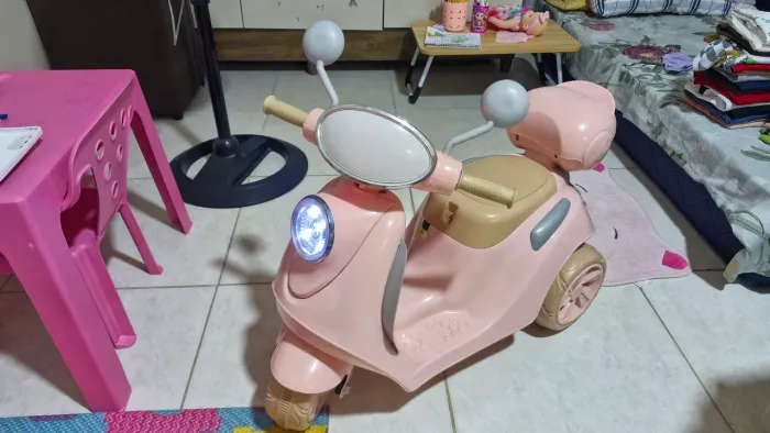 Moto elétrica de criança