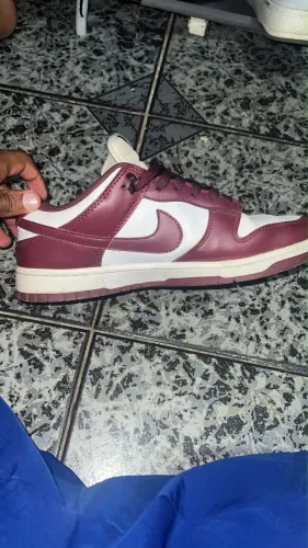 Nike dunk vermelho vinho