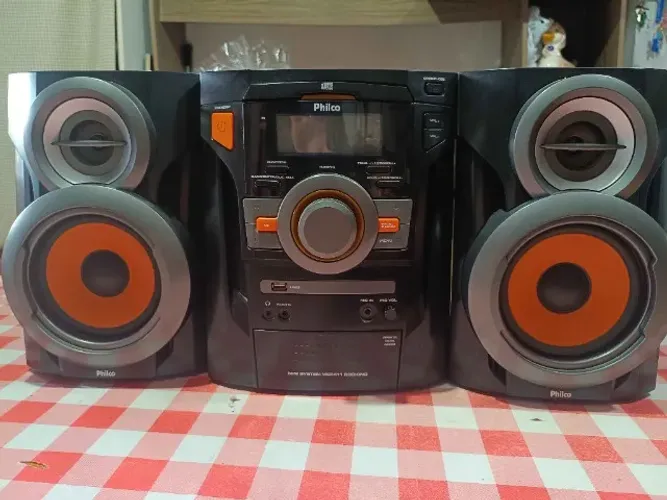 Som Philco + Duas Caixas 