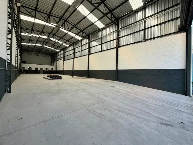 Galpão/Depósito/Armazém ótimo estado para locação com 400 M² - NOVO - Vila Carioca - São P