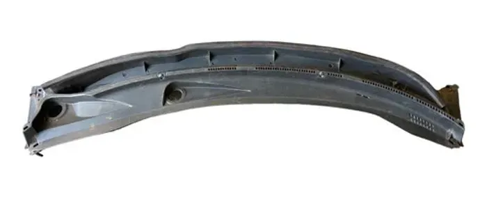 Grade Churrasqueira Para-brisa Nissan Versa 2016 A 2019. Fosco