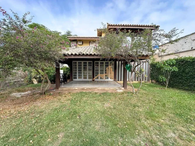 Casa com 3 dormitórios para alugar, 221 m² por R$ 6.000/mês - Centro - São Pedro da Aldeia