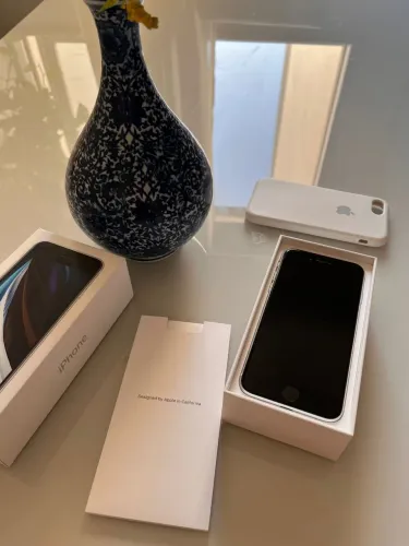 iPhone SE (3ª Geração) - Excelente Estado