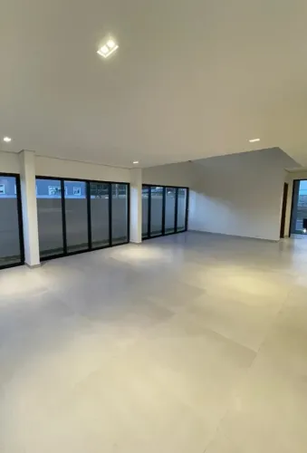 Casa Duplex para venda com 4 suites, no Condomínio Vila Flor em Pium