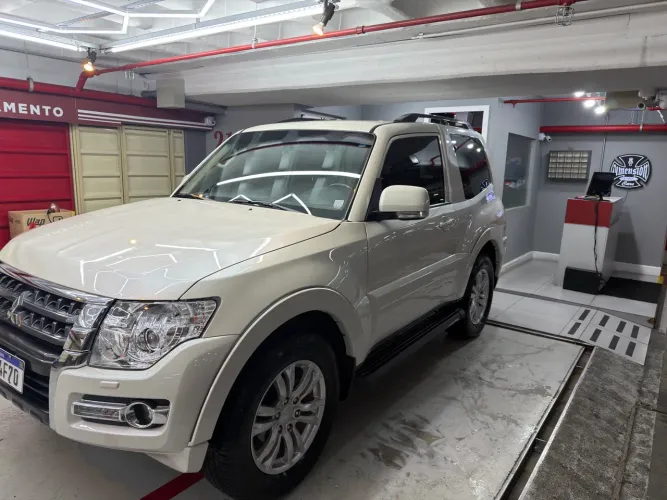 Mitsubishi Pajero HPE Full 3.2 4X4 T.i.dies. 5P AUT 2018
