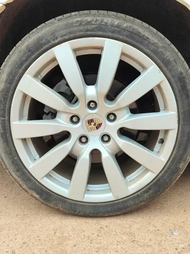 Vendo 4 rodas aro 20 5 furos.