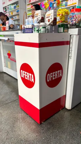 Balcão Expositor para Promoções em MDF