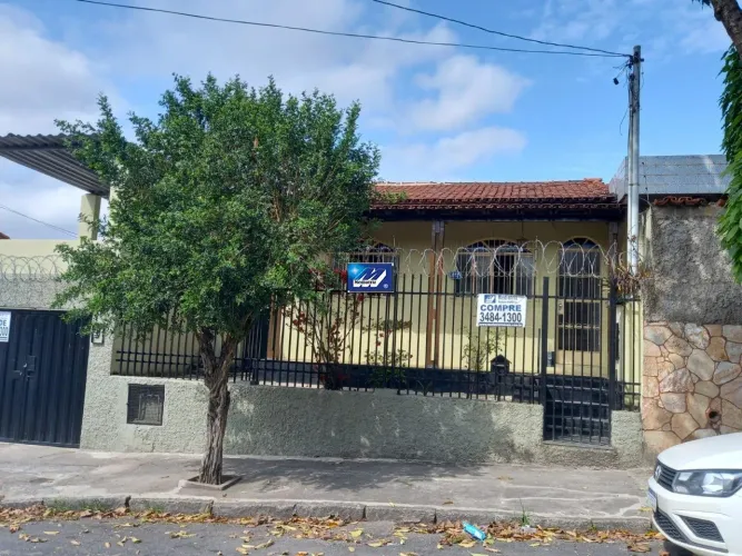 Casa a venda bairro São Paulo-BH/MG