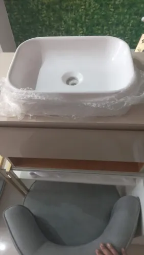 Vendo gabinete com cuba de porcelana novo
