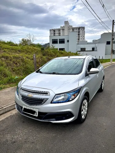Chevrolet Onix Hatch LT 1.4 8V Flex Power Mec. 4P 2015