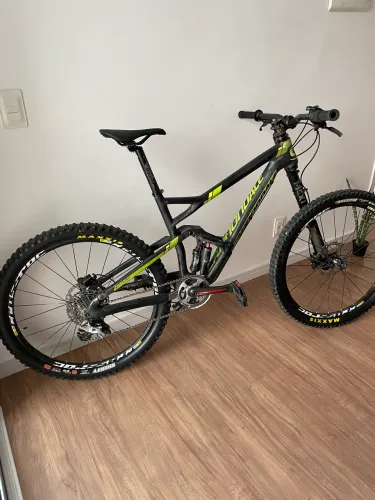 Cannondale Jeckyll 27,5 carbono