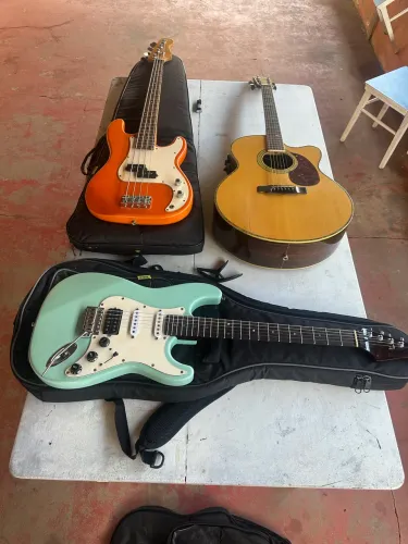 Violão guitarra baixo