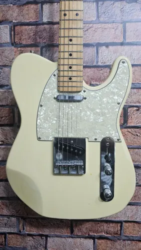 Guitarra Seizi Television Ivory