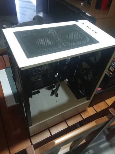 Vendo Gabinete Gamer branco + placa mãe A320 + Fonte de 500w + Air Cooler de 90mm