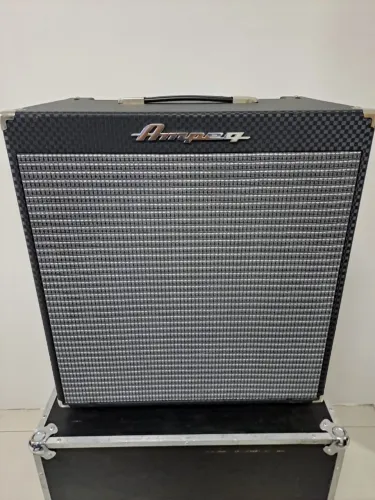 AMPLIFICADOR COMBO AMPEG RB115 BAIXO ROCKET BASS-ACOMPANHA CASE !
