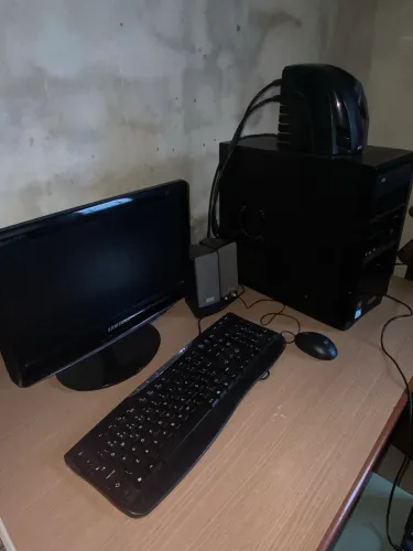 Computador para uso e retiro de peças 