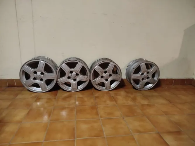 Jogo de Rodas de Liga Leve Volkswagen Aro 14