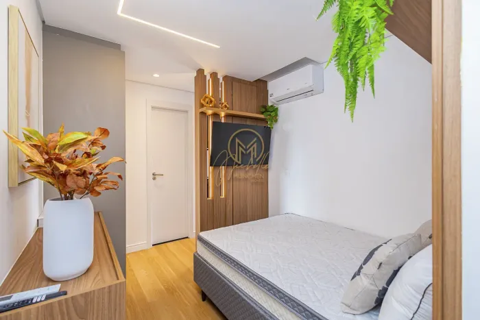 Studio mobiliado face norte à venda e locacão no Água Verde com sacada e vista privilegiad