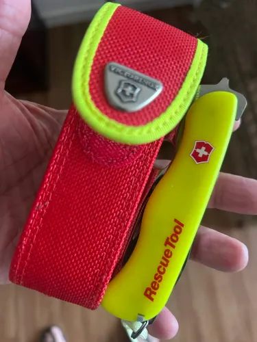 Canivete Suíço Victorinox Multiferramenta RescueTool