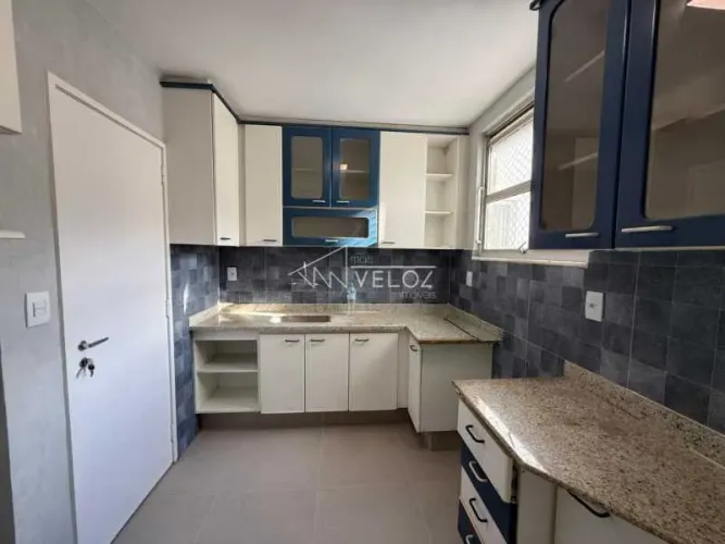 Apartamento : / Residencial / Cosme Velho