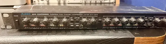 Compressor Alesis 3630