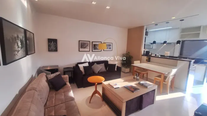 Flata a venda em Ipanema com 2 quartos totalmente reformado