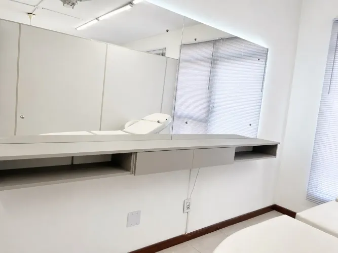 Bancada mdf com espelhos