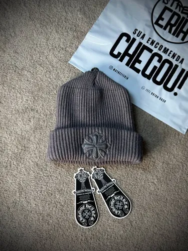 TOUCA CHROME HEARTS CINZA