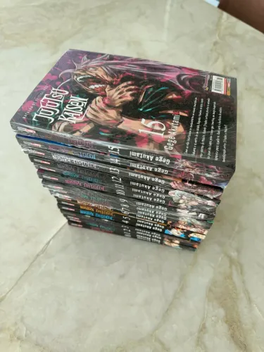 Jujutsu Kaisen - Volumes 1 ao 15 | 9 volumes lacrados + Volume 3 metalizado