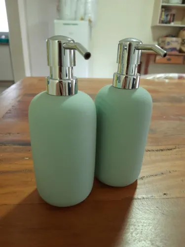 PORTA SABONETE LÍQUIDO CERÂMICA VERDE MATTE REMIX SENSEA - 30,00 CADA