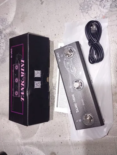 Pedaleira Tank mini e interface pra baixo e guitarra 