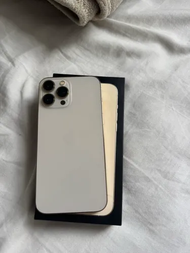IPhone 13 Pro Max 83% de bateria