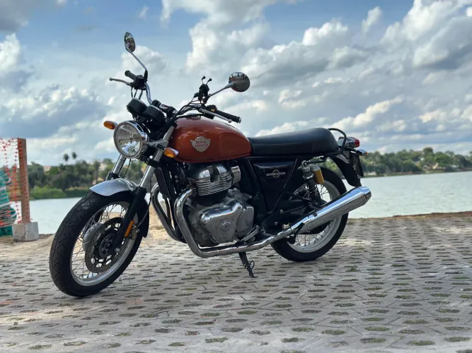 ROYAL INTERCEPTOR 650 LARANJA