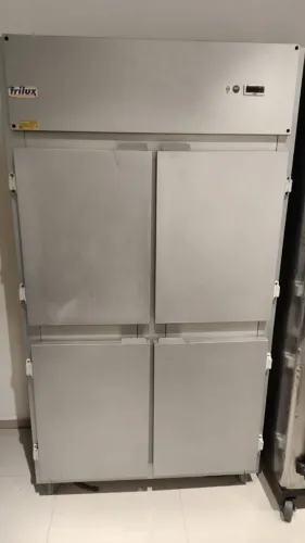 Geladeira 700 litros mais pia antissepsia 