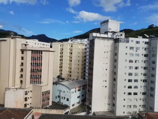 Vendo ótima sala no edifício Profissional