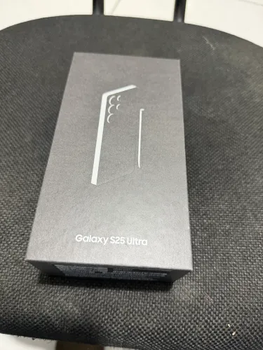 Vendo galaxy S 25 ultra , 512 gigas. Sem marcas de uso