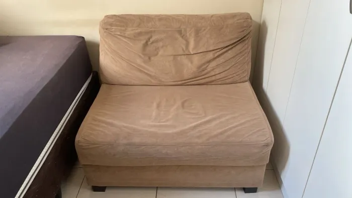 Poltrona / Sofá compacto confortável - ótimo para espaços pequenos