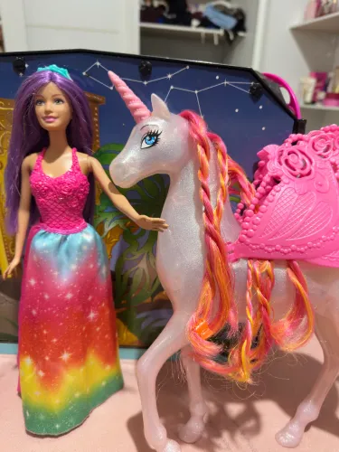 Barbie + cavalo unicórnio