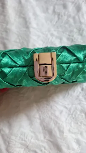 bolsa clutch verde ( Nova)<br>R$ 50,00