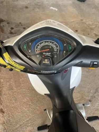 Vendo moto 2023