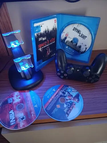 Vendo tudo ou separado ! Leia o anúncio! Jogos e carregador de controles!