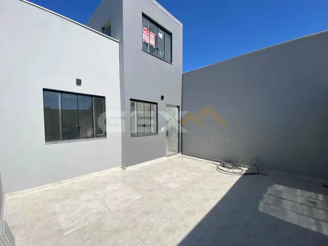 Casa à Venda com 03 Quartos no Bairro São Roque em Divinópolis MG.