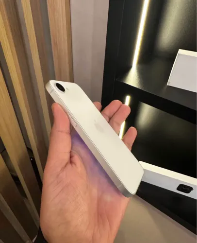 iPhone - 16e