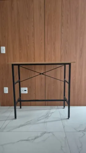 Mesa de Madeira Elegante
