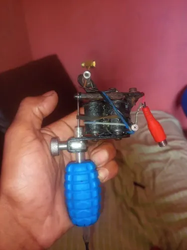 Máquina de bobina para tatuagem semi nova em perfeito estado uso profissional...