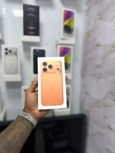 IPHONE 17 PRO 256GB<br>R$ 7.499,00<br>1 ANO DE GARANTIA
