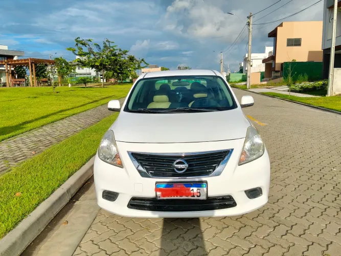 Nissan Versa SV 1.6 16V Flex Fuel 4P Mec. 2014