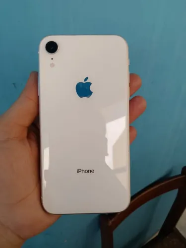 iPhone XR PRA SAIR LOGO