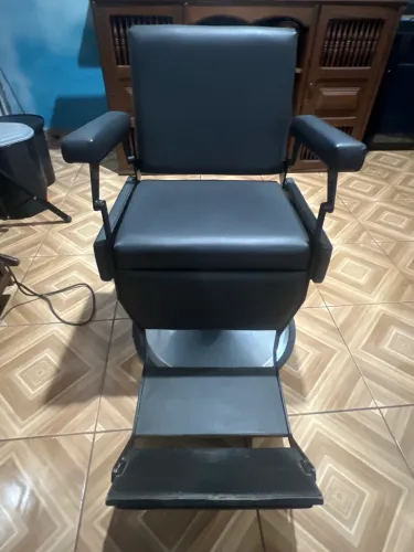 Cadeira poltrona reclinável barbeiro